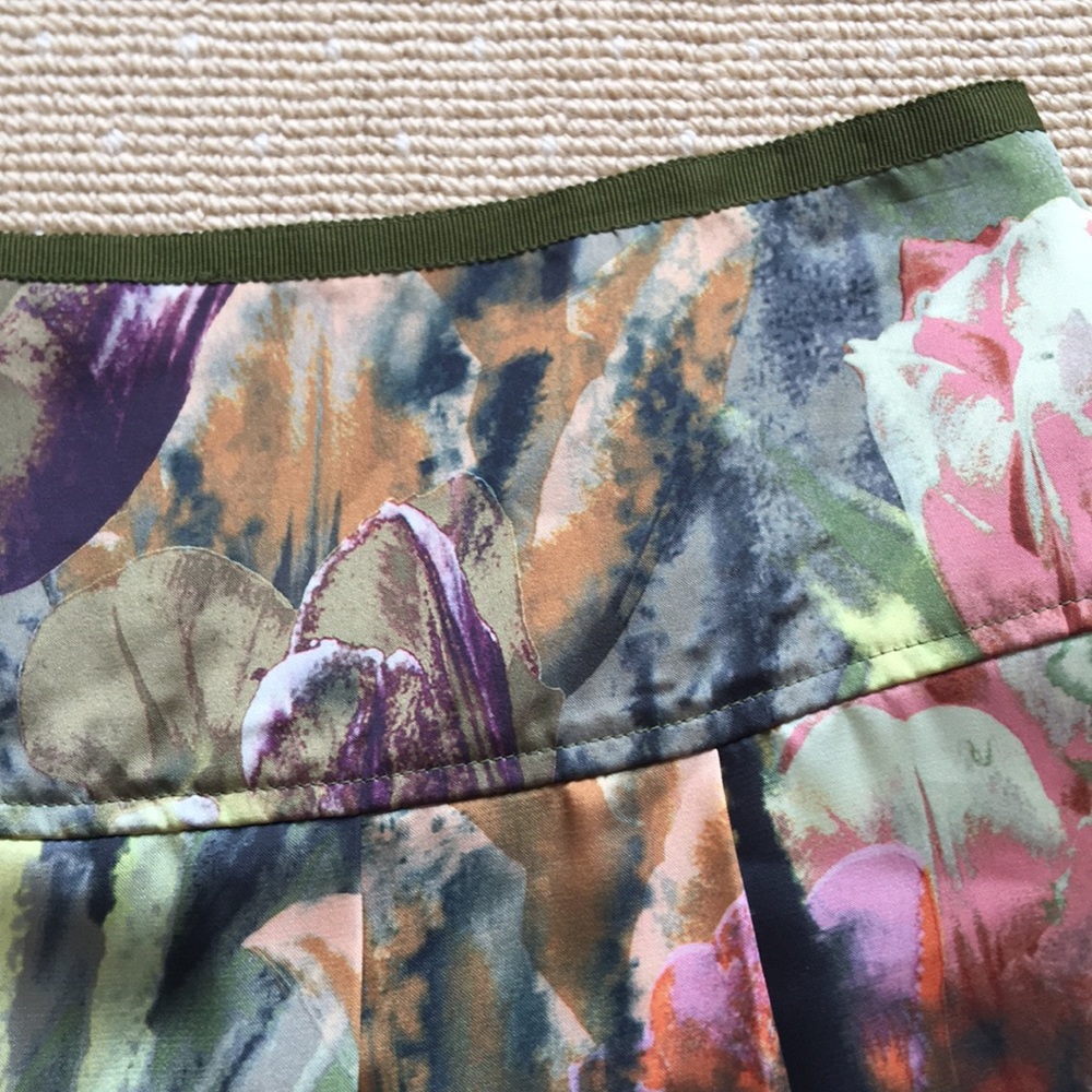 Ted Baker Watercolor Floral Print Skirt (sz. 1) - Picture 7 of 8